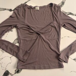 Aritzia Sunday Best Long Sleeve Twist Front Top - Mauve